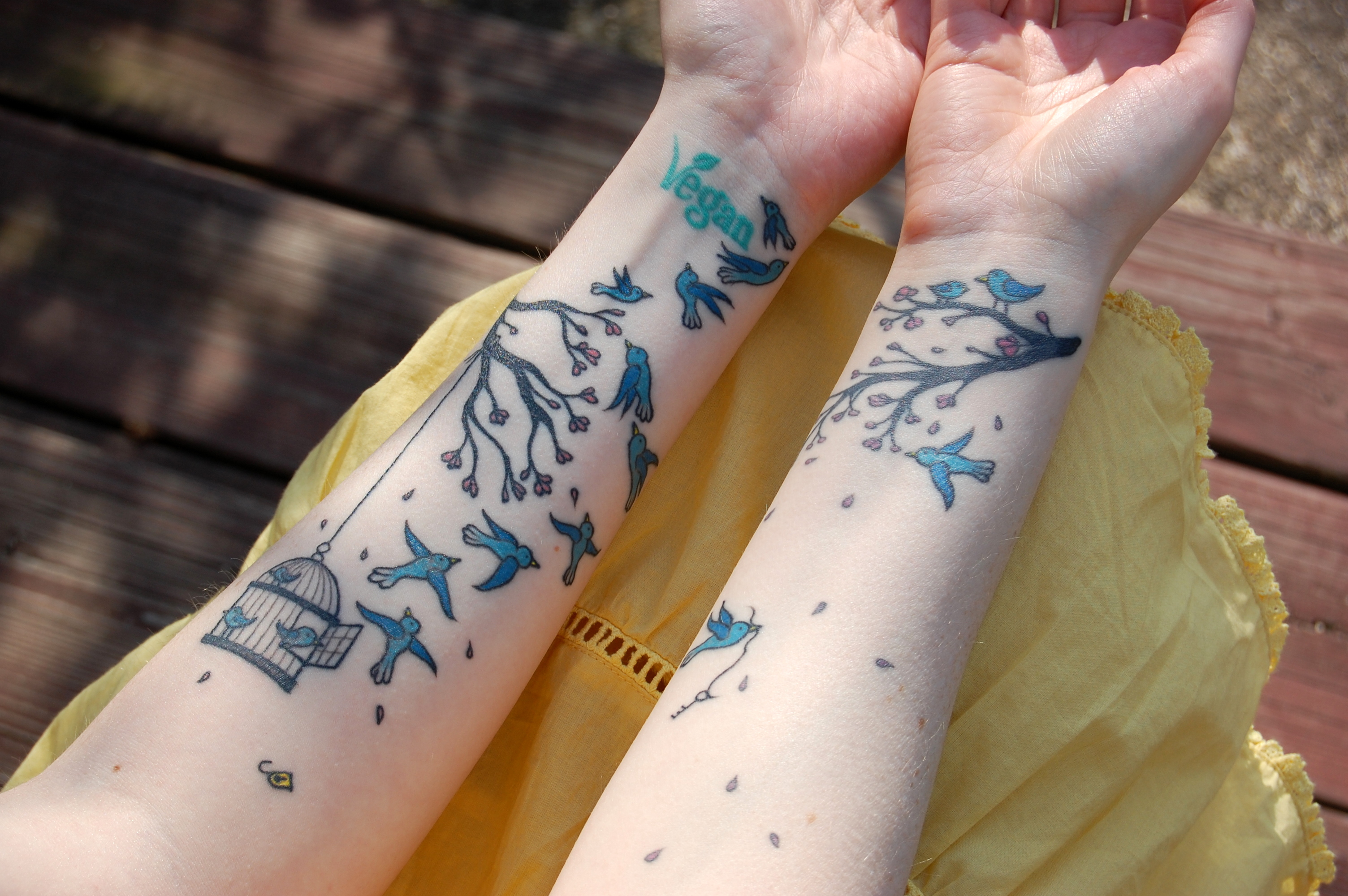 Wendy yellow dress arm tattoos