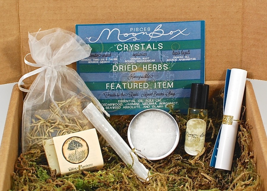 August 2015 MoonBox