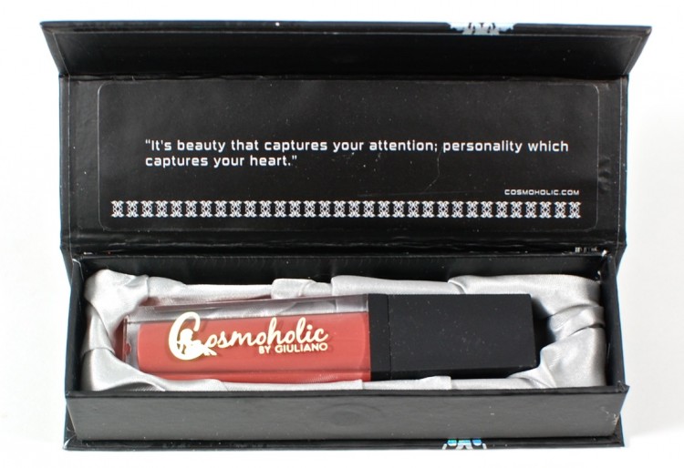 Cosmoholic lipstick