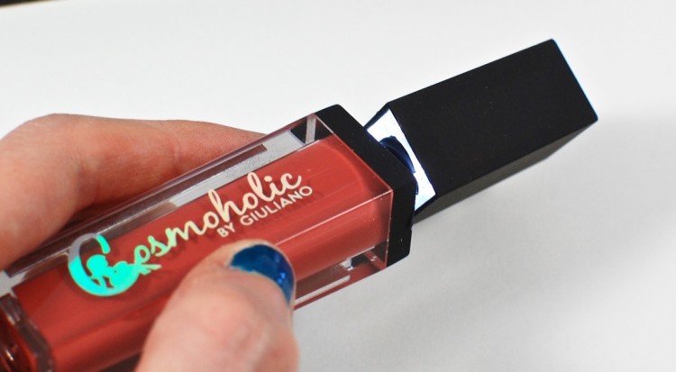 Cosmoholic lipstick