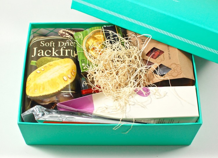 Try the World Thailand box