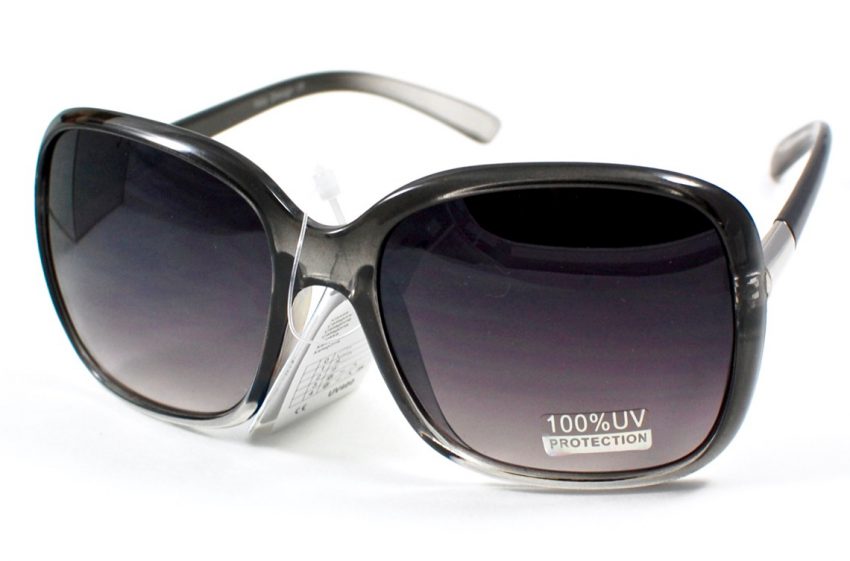 oversized sunglasses