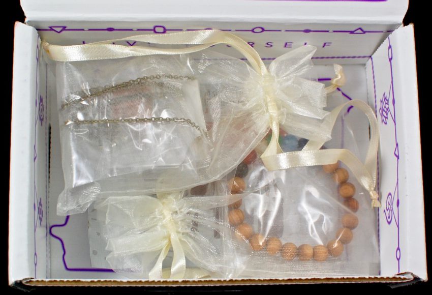 yogi surprise jewelry box