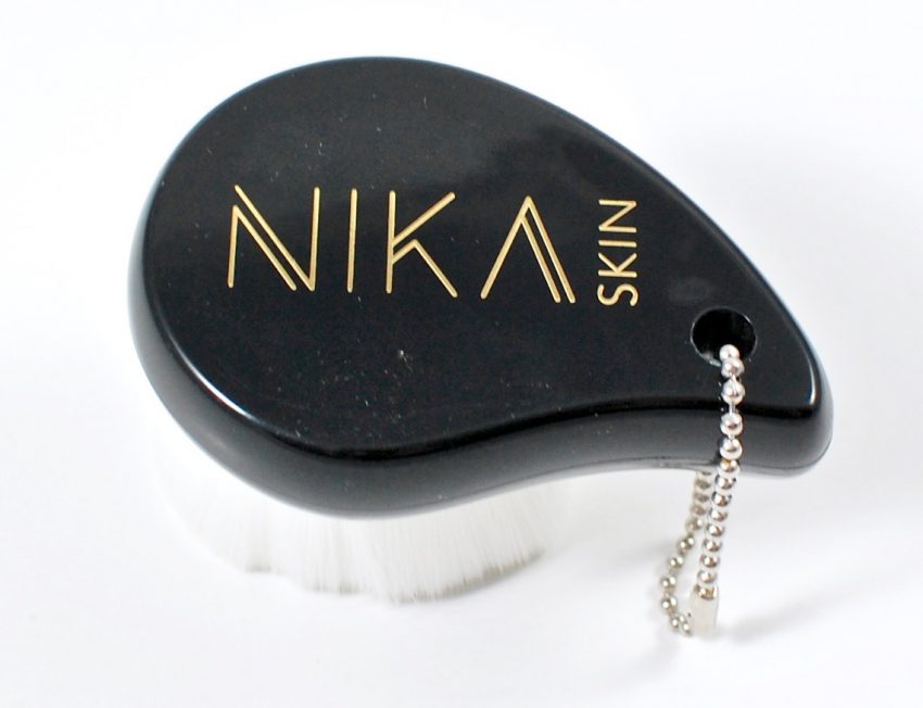 Nika facial exfoliating brush