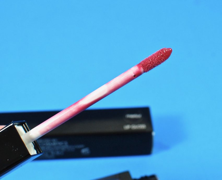 Hikari lip gloss