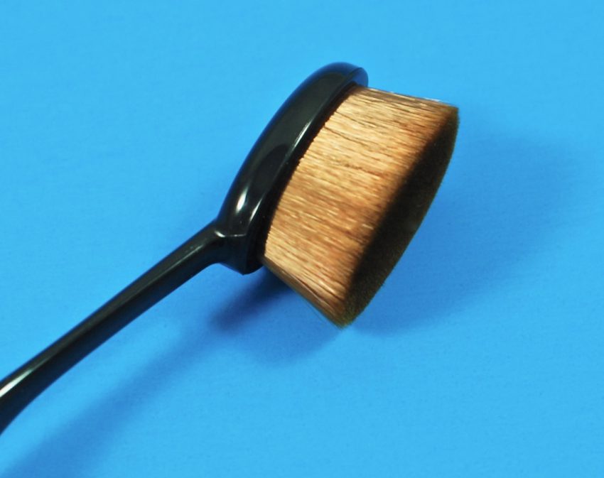 oval beauty brush
