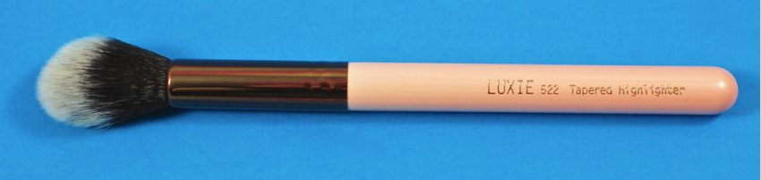 Luxie Beauty brush