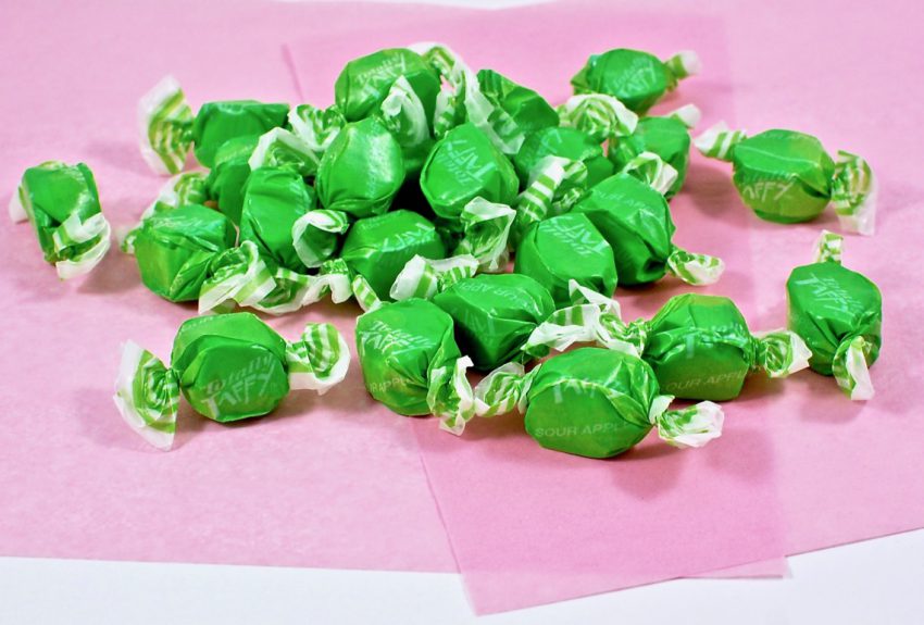 Sweet's sour apple taffy