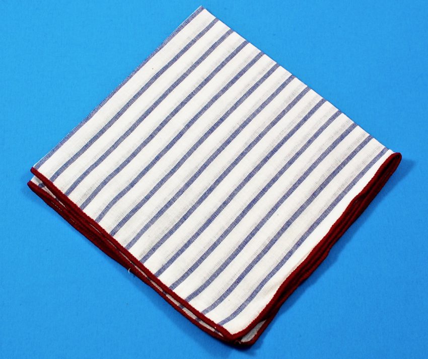 Gentlemen Essentials pocket square