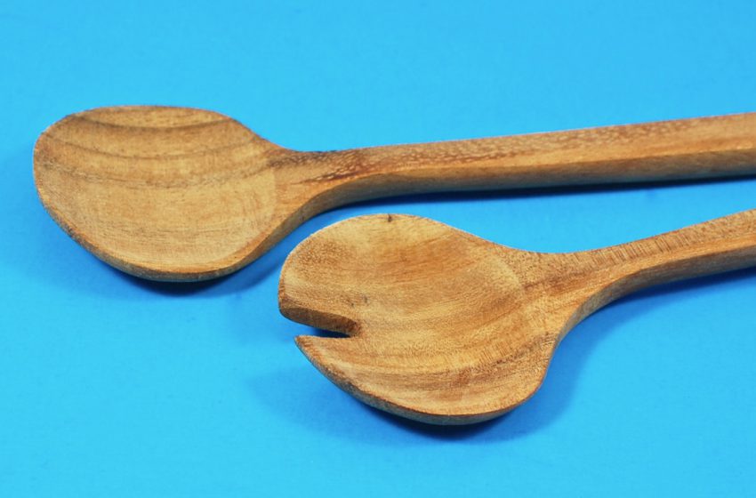 Acacia wood utensils
