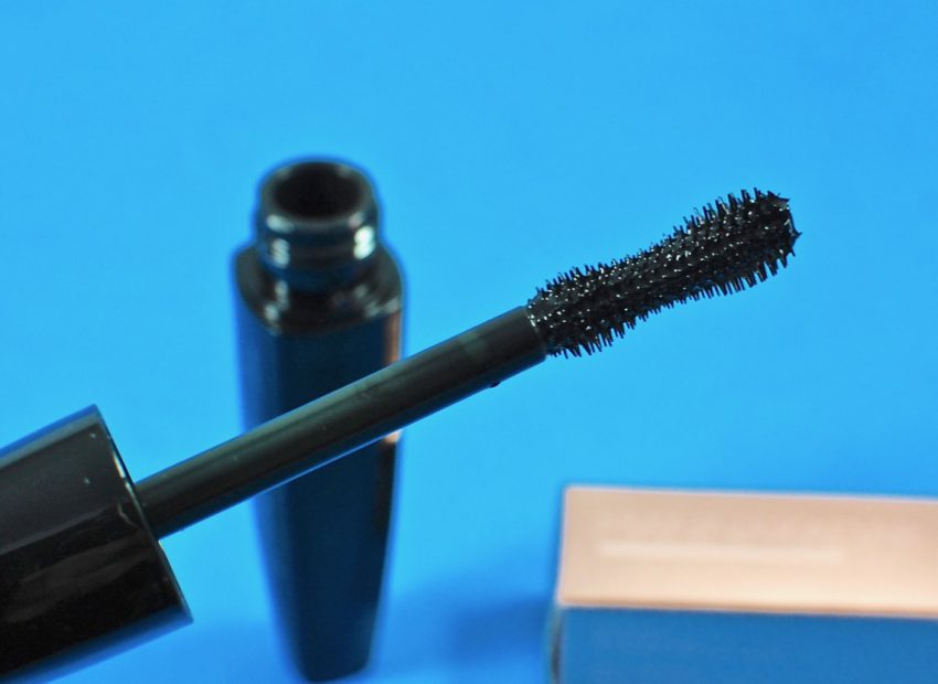 manna kadar mascara