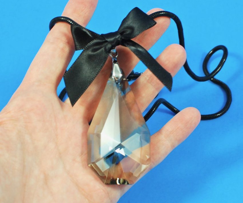 Prim's way crystal necklace
